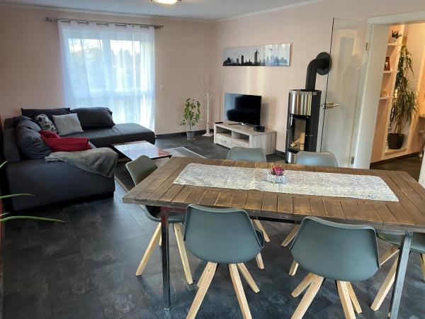 90 qm Wohnung, Klima in den Schlafzimmern, 3 Zimmer, Balkon & große Küche - In Seenähe, schnell in der Stadt, Leipzig
