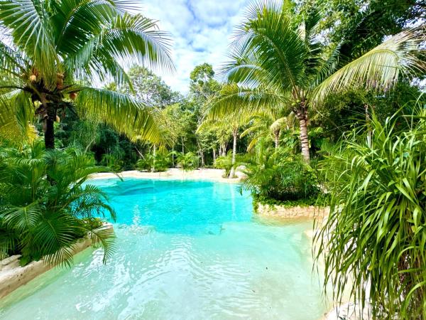 Auf dem Foto ist das Objekt Glamping Bunga Lotus in der Stadt Tulum zu sehen.