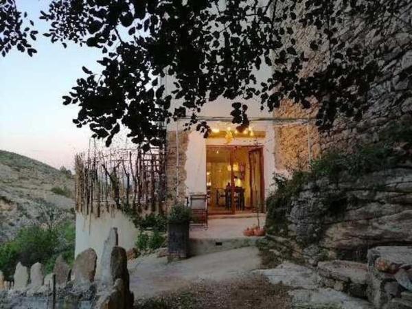 A la foto es mostra l'objecte La LUNA Casa rural Vall de Gallinera refugio situat a la ciutat de Carroja.