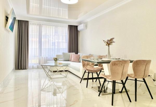På billedet ses objektet Modern Apartment for 4 Guests Sea View & Free Parking beliggende i byen Pomorie.