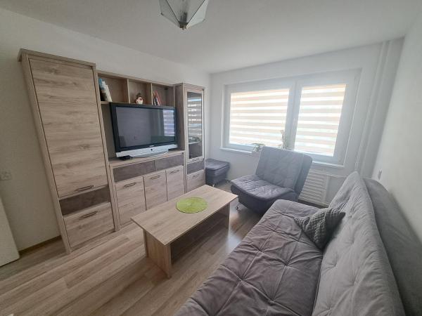 A la foto es mostra l'objecte Jaukus butas situat a la ciutat de Klaipeda.