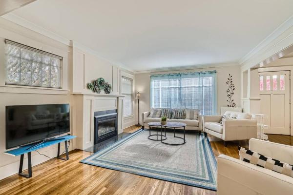 Prime Location Walk To Attractions W Free Parking - Seattle