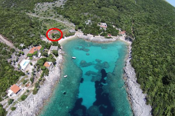 På billedet ses objektet Seaside house for families with children Cove Rasohatica, Korcula - 4386 beliggende i byen Lumbarda.