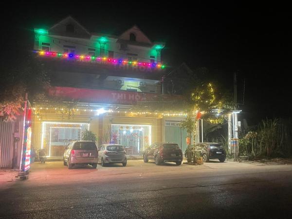 Na foto é possível ver o objeto Hotel Thi Hoa Bái Đính localizado na cidade de Tiên Tân.