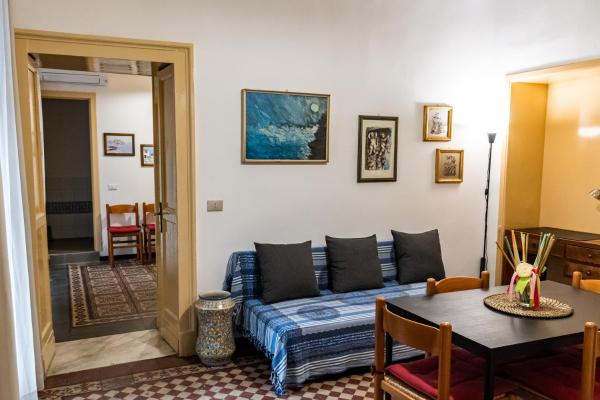 A la foto es mostra l'objecte Garibaldi House Apartments situat a la ciutat de Catània.