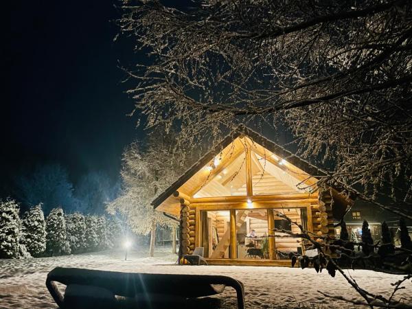 A la foto es mostra l'objecte Cabana din Groapa Frumoasa situat a la ciutat de Bănicel.
