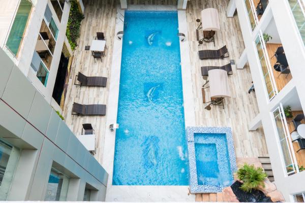 A la foto es mostra l'objecte SANA Hotel situat a la ciutat de Abidjan.