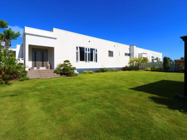 På billedet ses objektet 九十九里 SURF SIDE DOGRUN HOUSE beliggende i byen Katakai.