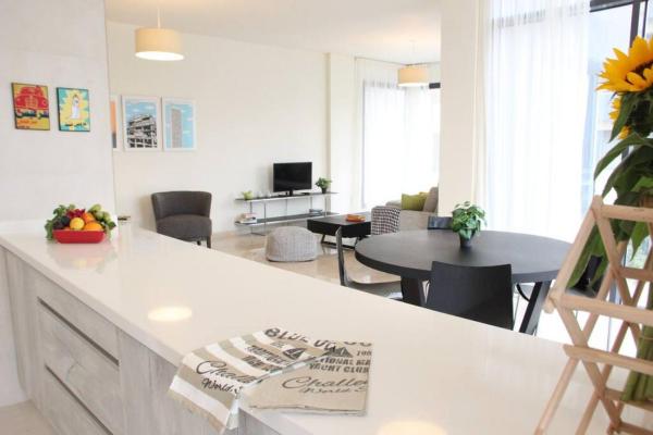 Modern 3 Bed 3 Bath Apt W Sea View - Beirut