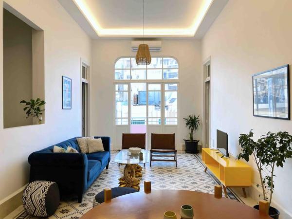 Nicely Tiled Apt Beirut 4BR, Beirut