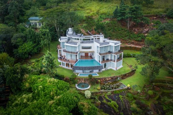 Na fotografii je vidět objekt Villa Vajrapani nacházející se ve městě Kandy.
