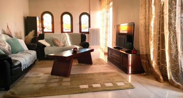 A la foto es mostra l'objecte Spata sunrise house situat a la ciutat de Spáta.