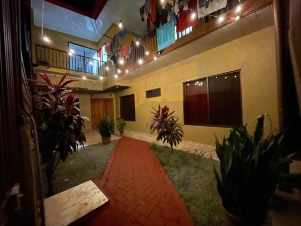 A la foto es mostra l'objecte Casa Bella Vista situat a la ciutat de Quepos.