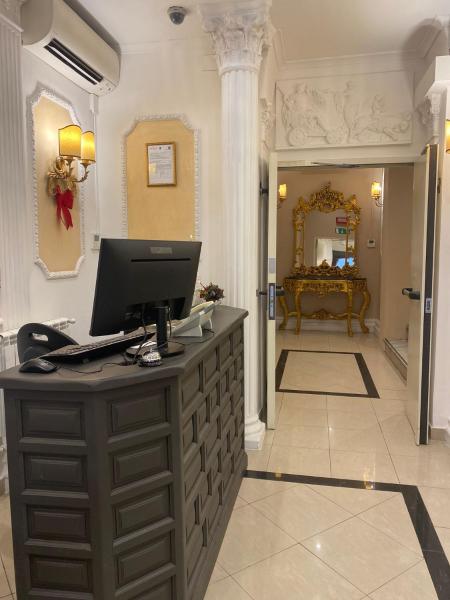 Na fotografii je vidět objekt Hotel Erdarelli nacházející se ve městě Řím.