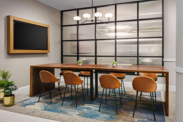 Foto 2: DoubleTree by Hilton Charlotte City Center