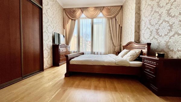 Stylish Riverside Apartment - Praga