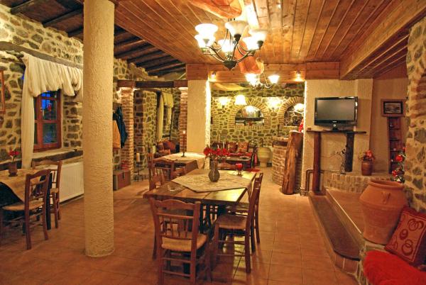 Στη φωτογραφία φαίνεται το αντικείμενο Iaspis Guesthouse που βρίσκεται στην πόλη Dhendrokhórion.