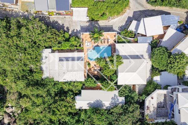 照片显示了位于Anse Marcel 市的Exceptional 6 bed-rooms Villa at Anse Marcel物件。
