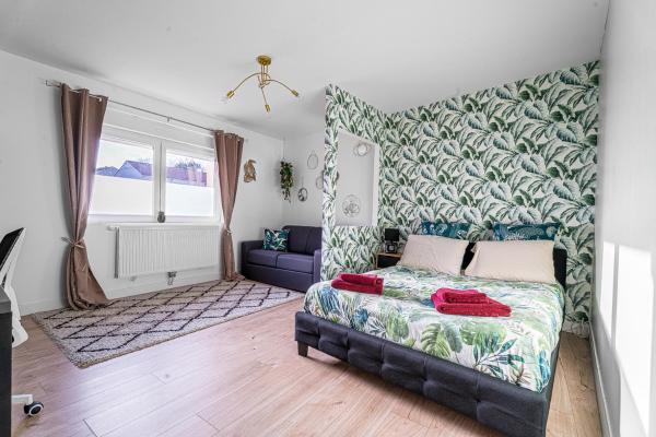 A la foto es mostra l'objecte Ch privée 22m - Canapé lit - WIFI - Appart 120m situat a la ciutat de Plesnois.