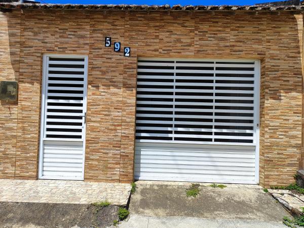 Na fotografii je vidět objekt Casa inteira nacházející se ve městě Solânea.