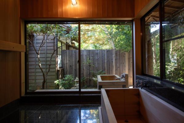 Op de foto is het object EXP Onsen 呼隱撰 te zien, gelegen in de stad Atami.