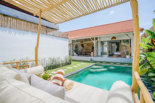Villa Aarka - Chic Balinese Bohemian Retreat In Seminyak - Kuta