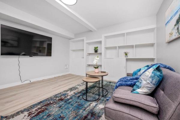 写真にはカルガリー市にあるCenterStreet-Cozy 2bedroomSuiteが写っています。