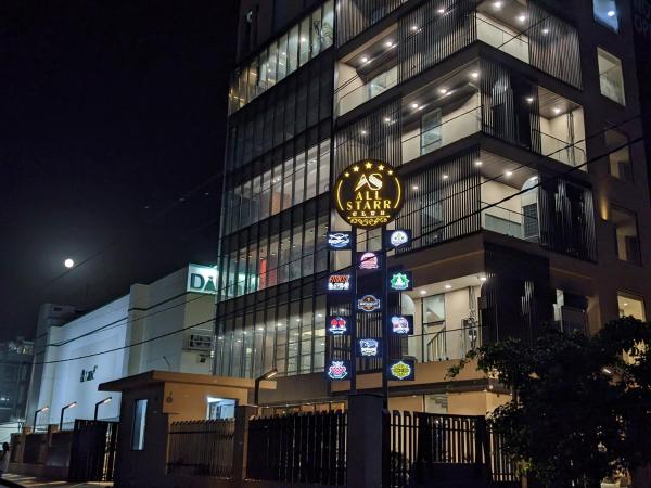 A la foto es mostra l'objecte All Starr Club situat a la ciutat de Siroli.