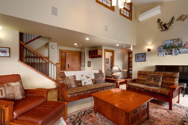 Kuva 4: Bear Claw 611 - Ski-in Ski-out Condo!