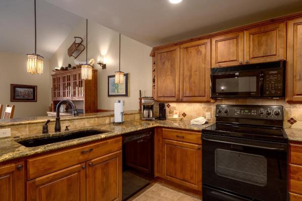Kuva 6: Bear Claw 611 - Ski-in Ski-out Condo!