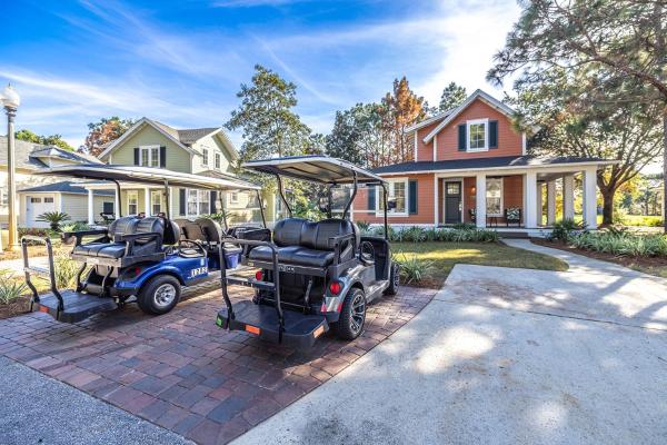 Na fotografii je vidět objekt 1282 Laurel Grove home nacházející se ve městě Destin.