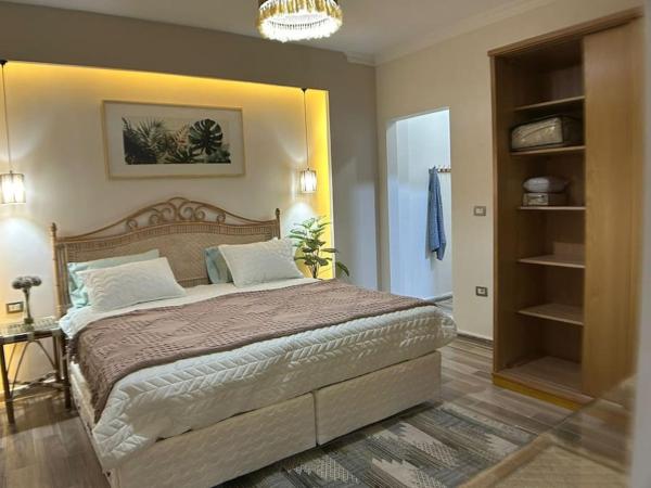 Nella foto è visibile l'oggetto New furnished apartment situato nella città di Il Cairo.