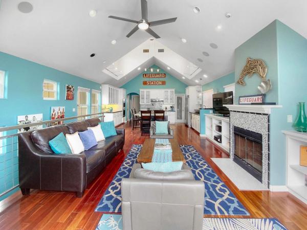 Massive Mission Beach Home - Fire Pit & Deck - San Diego, CA