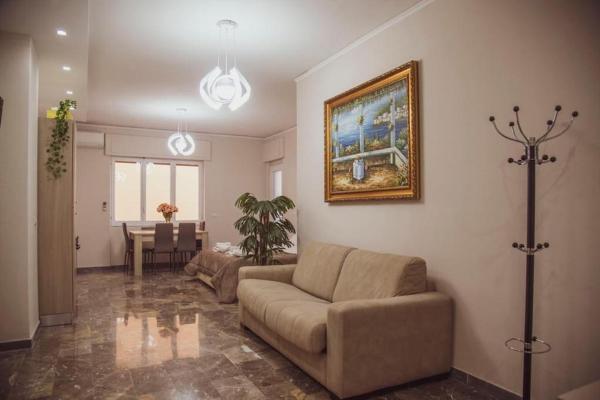 Na zdjęciu widoczny jest obiekt Campania Apartment Pompei Luxury - 150m dalla stazione - 5km da Pompei położony w mieście Poggiomarino.
