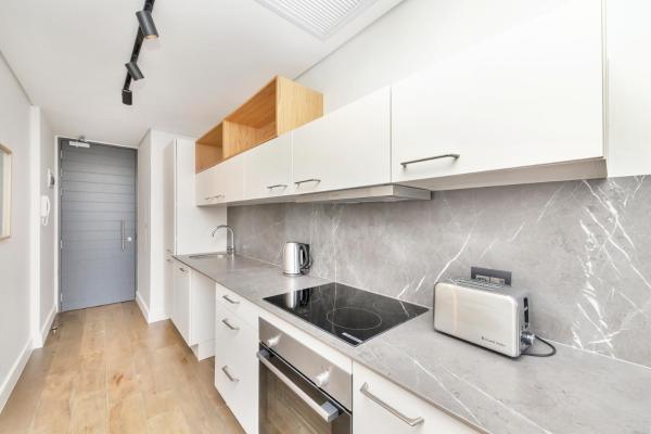 Billede 9: Studio with large balcony