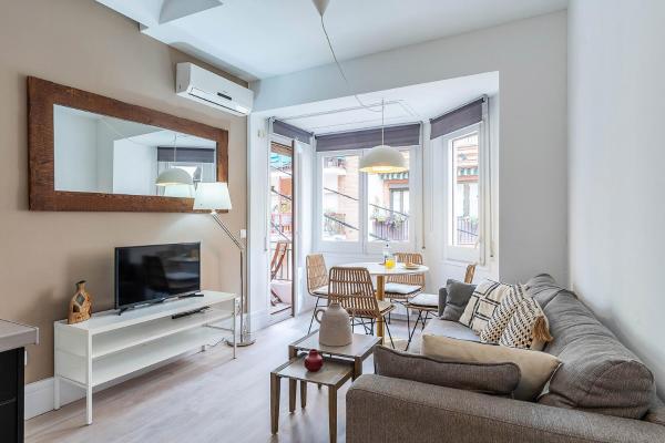 4212 - AB Poble Sec, Барселона