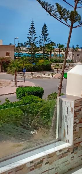 Fotografie 2: شاليه 4 غرف نوم مكيف بالكامل مارينا الساحل الشمالي العلمين تاني صف على البحيرة الرملية