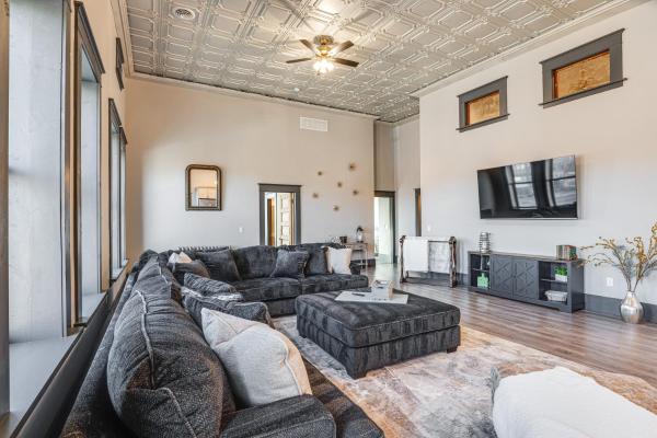 A la foto es mostra l'objecte Florence Vacation Rental with Rooftop Deck! situat a la ciutat de Penrose.