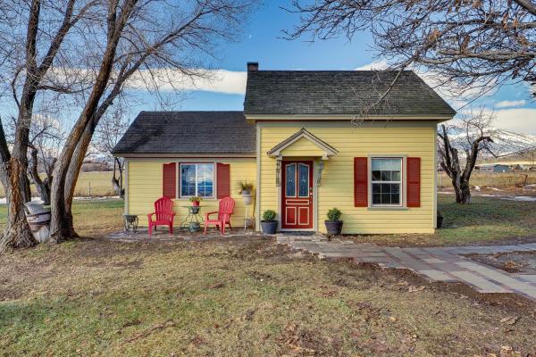 A la foto es mostra l'objecte Pet-Friendly Utah Abode with Patio, Fire Pit and Yard! situat a la ciutat de Rush Valley.
