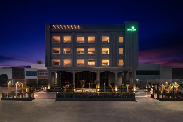 A la foto es mostra l'objecte Lemon Tree Hotel, Hisar situat a la ciutat de Hisār.