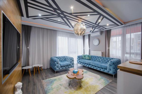 写真にはオラデア市にあるLuxury Home Affairが写っています。