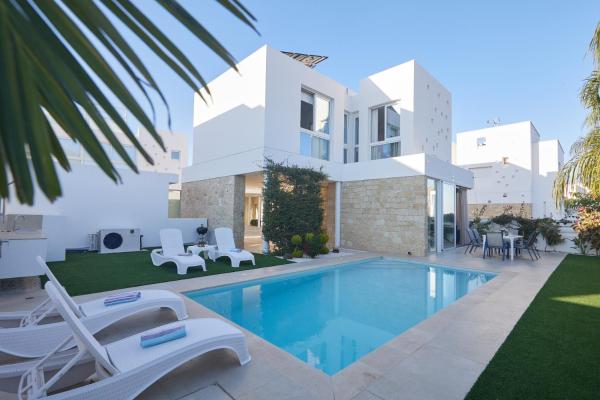 A la foto es mostra l'objecte Protaras Vie Bleu Villa Vb8 situat a la ciutat de Protaras.