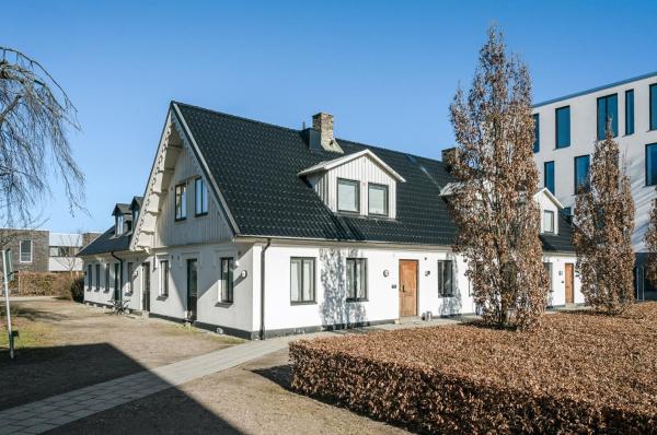 Na fotografii je vidět objekt Bright apartment in park environment nacházející se ve městě Hjärup.