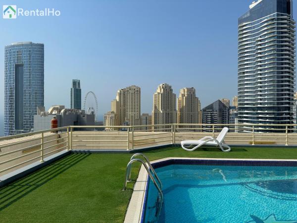 A la foto es mostra l'objecte Brand New Studio w/ Balcony in center of Marina situat a la ciutat de Dubai.