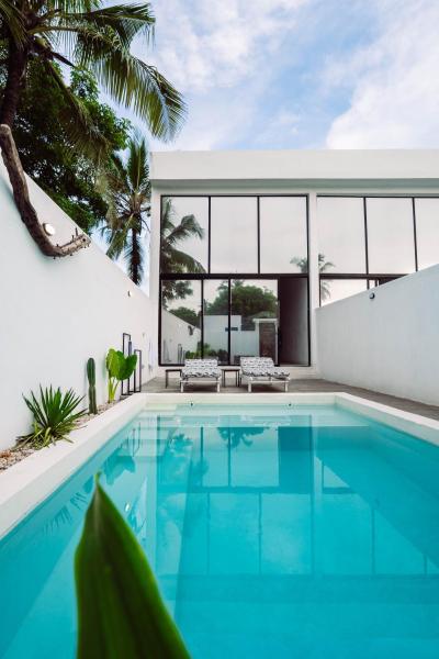 På billedet ses objektet Trio Villas Watamu beliggende i byen Watamu.