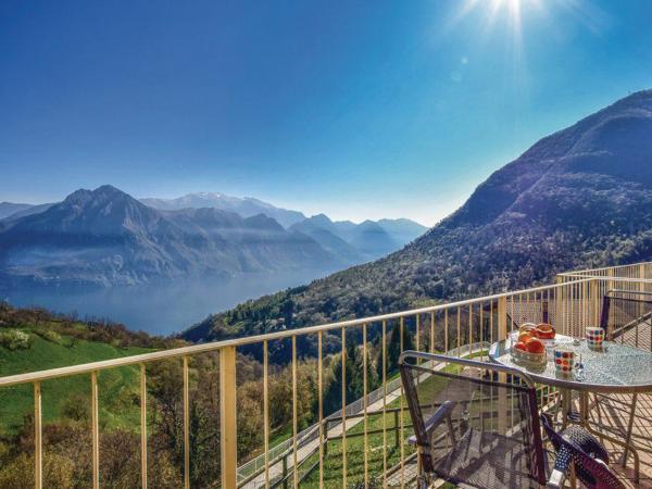 A la foto es mostra l'objecte Soffio Di Rugiada - spacious terrace with Lake view situat a la ciutat de Fonteno.
