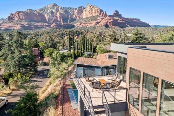 A la foto es mostra l'objecte Ultimate uptown home with Epic views heated Pool and Hottub situat a la ciutat de Sedona.