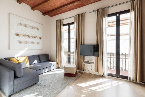 Enjoy Apartments Montserrat Boutique Apartment in Eixample, Барселона