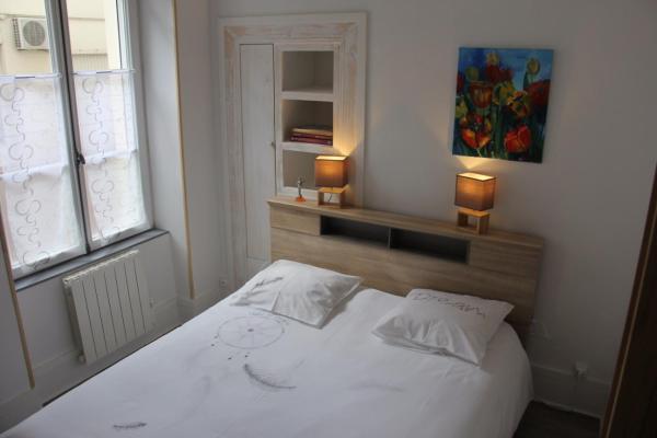 A la foto es mostra l'objecte Chez Papoum situat a la ciutat de Nevers.