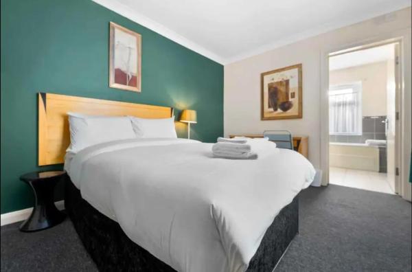 Ensuite Rooms For Two Near Cardiff Central Station, Cardiff